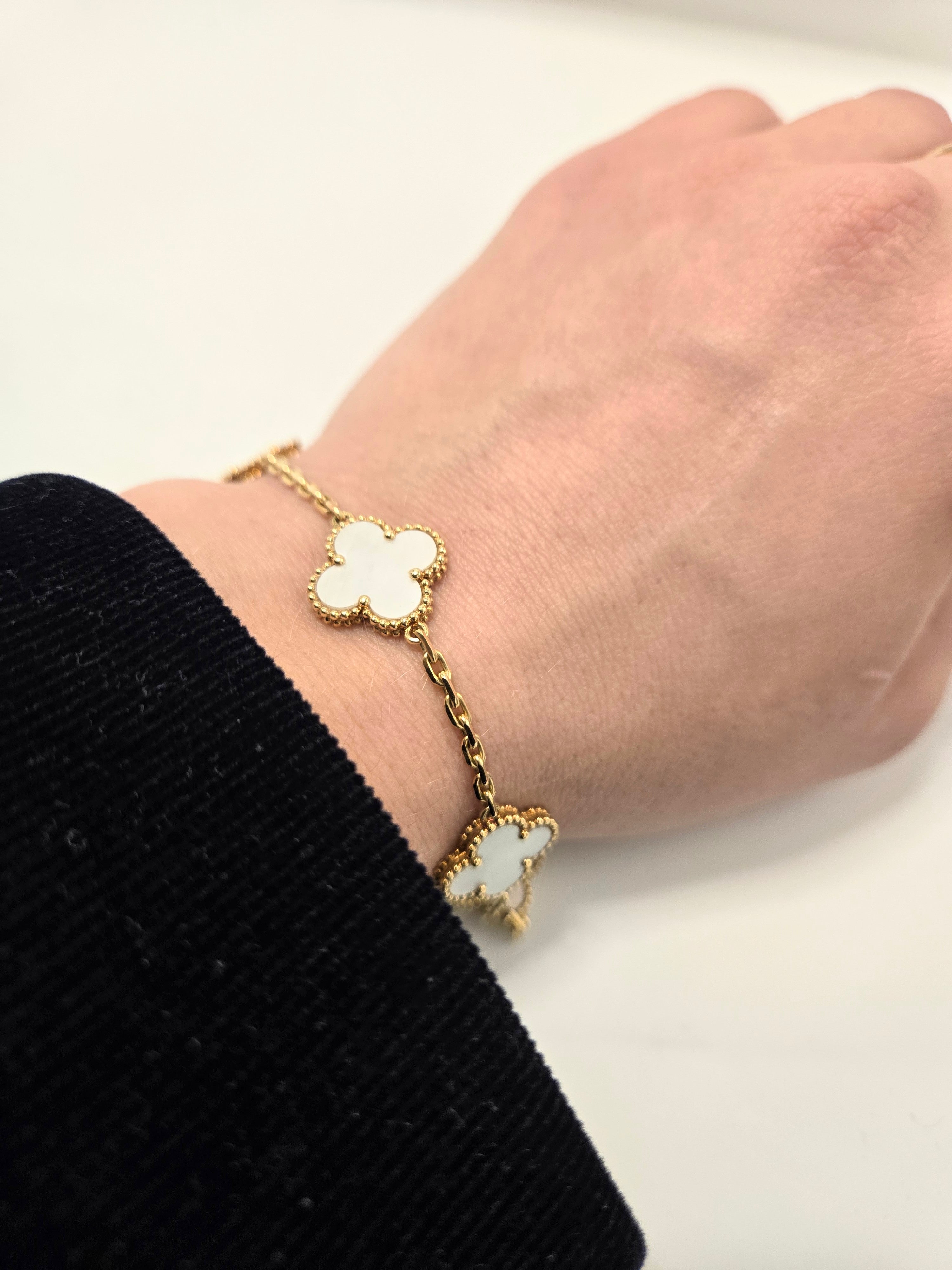 Bracelet Alhambra Van Cleef & Arpels or jaune 18k nacre avec certificat