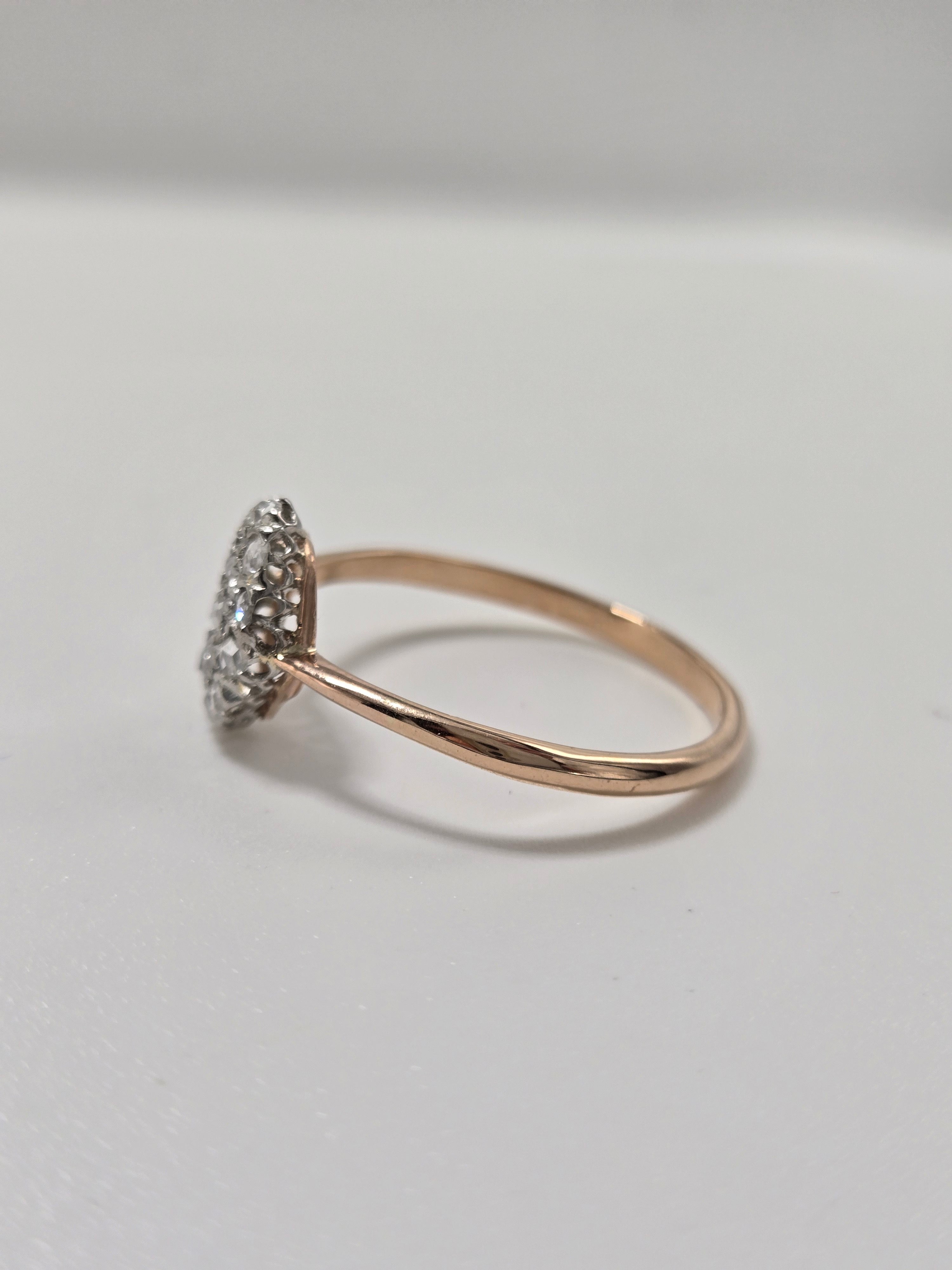 Bague ancienne ovale en or rose 18k sertie de diamants taille rose