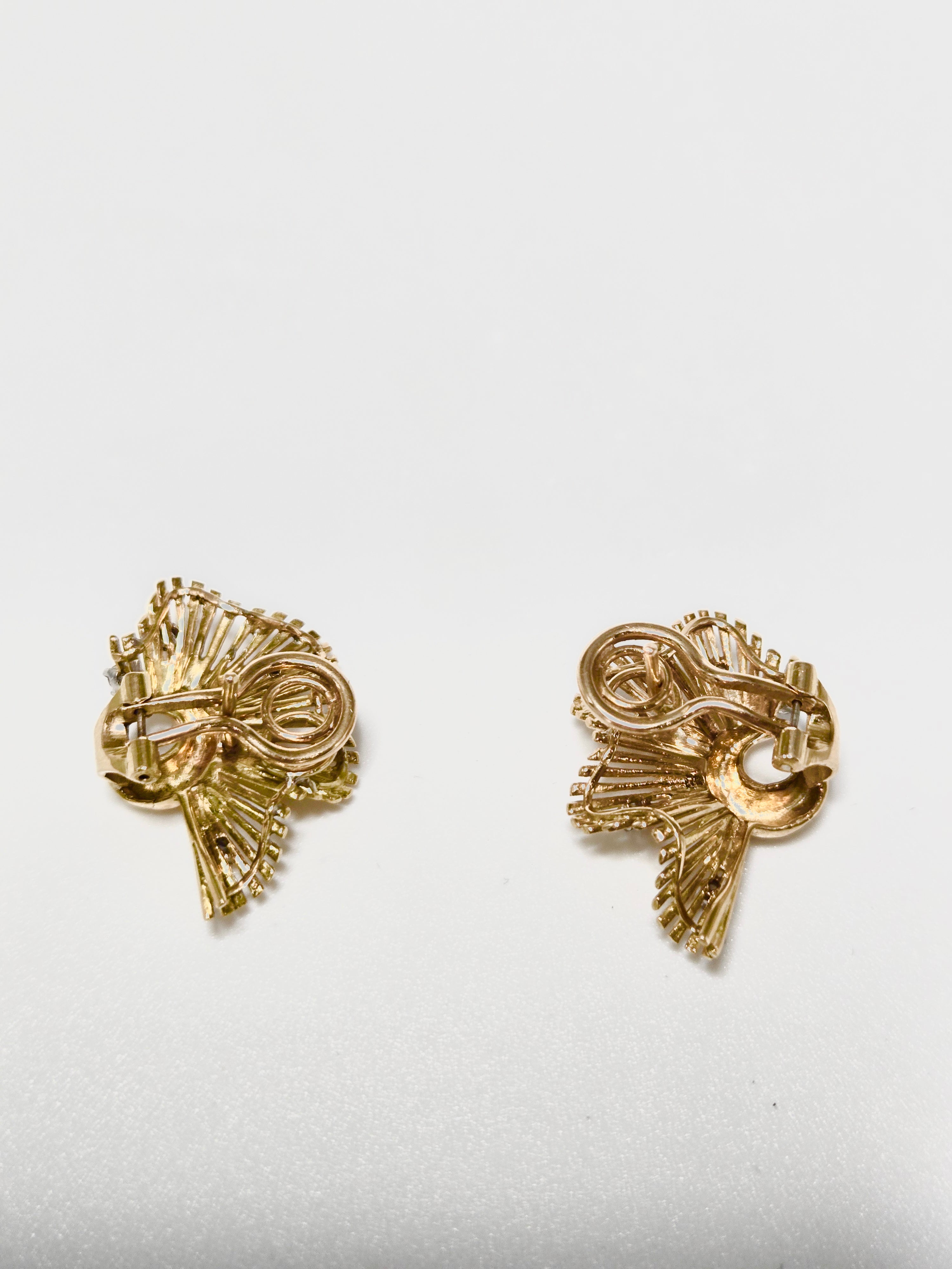 Boucles d’oreilles vintage en or jaune 750 millièmes et diamants – Éclat solaire des années 1950