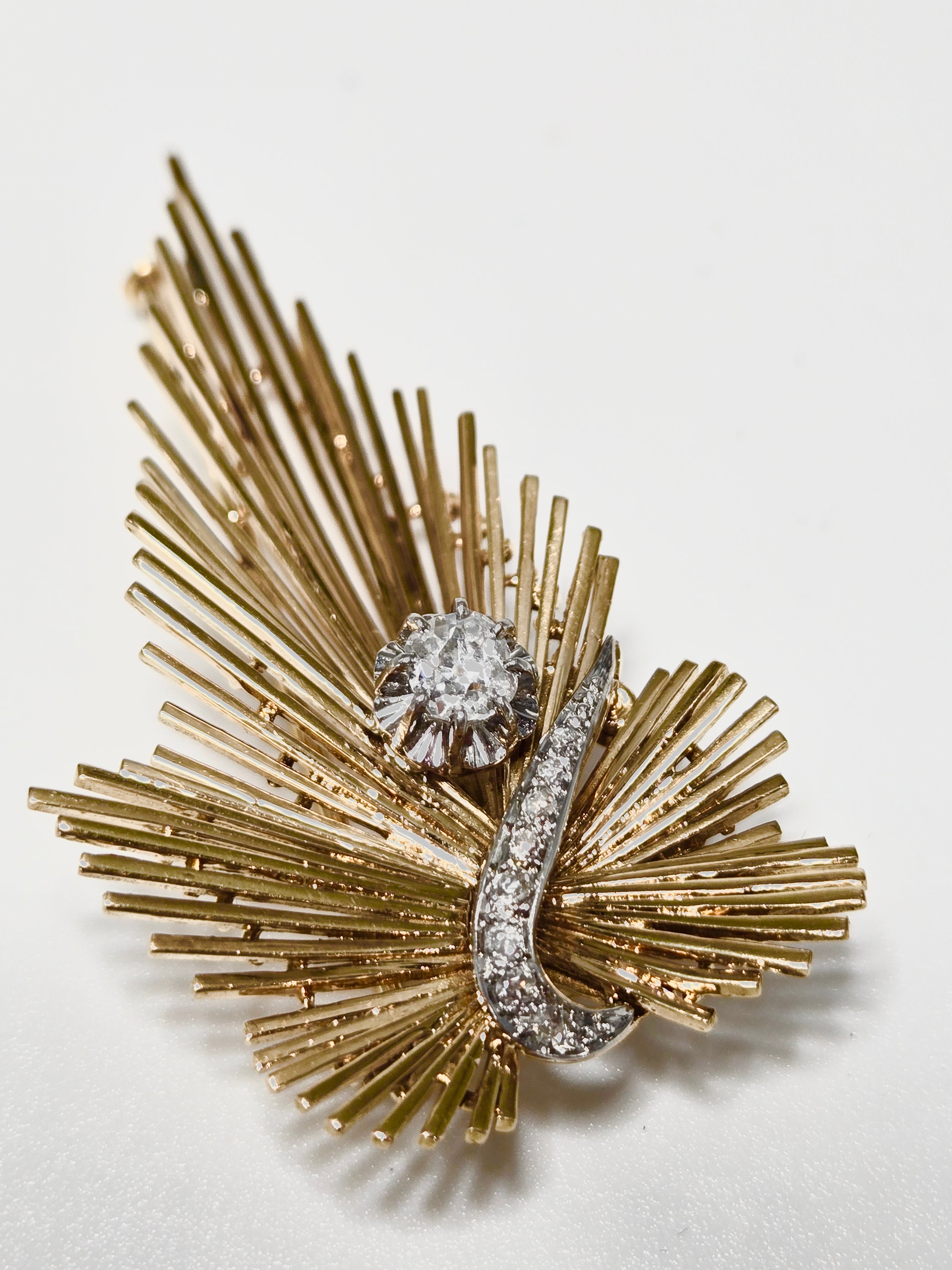 Broche or jaune années 50 – étoile filante diamants anciens