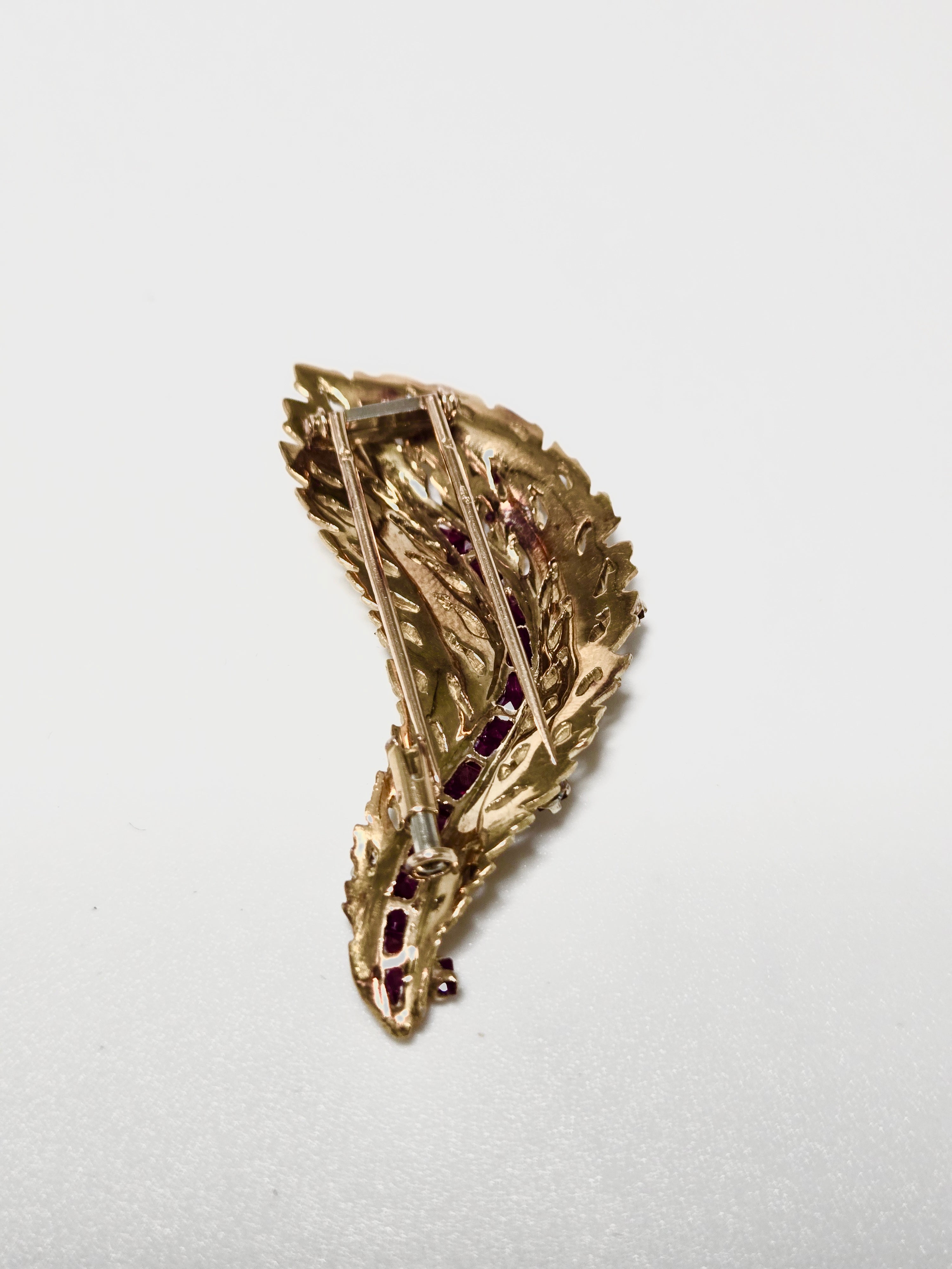 Broche plume or jaune années 60