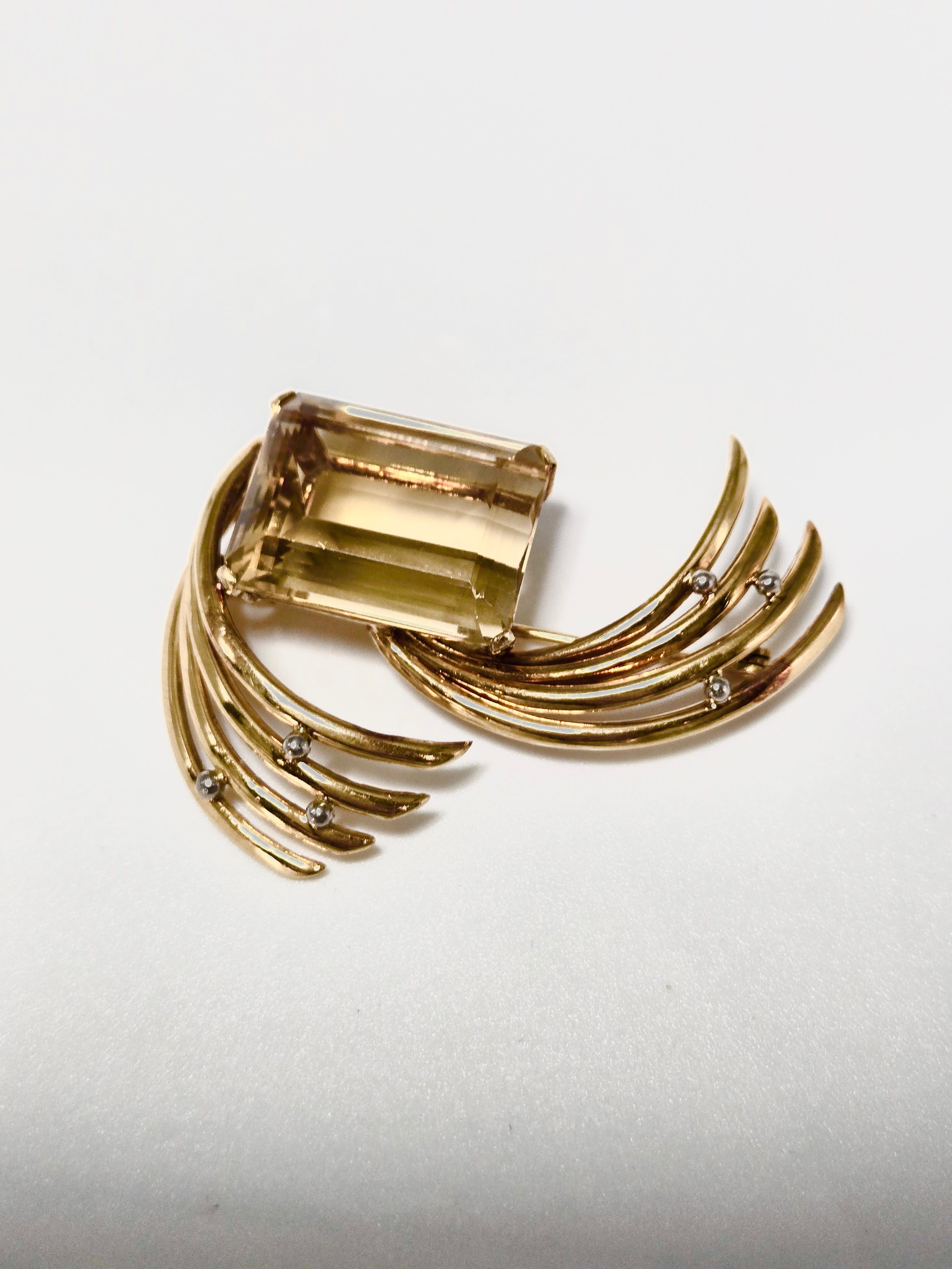 Broche vintage en or jaune 750 millièmes et quartz fumé – 1950