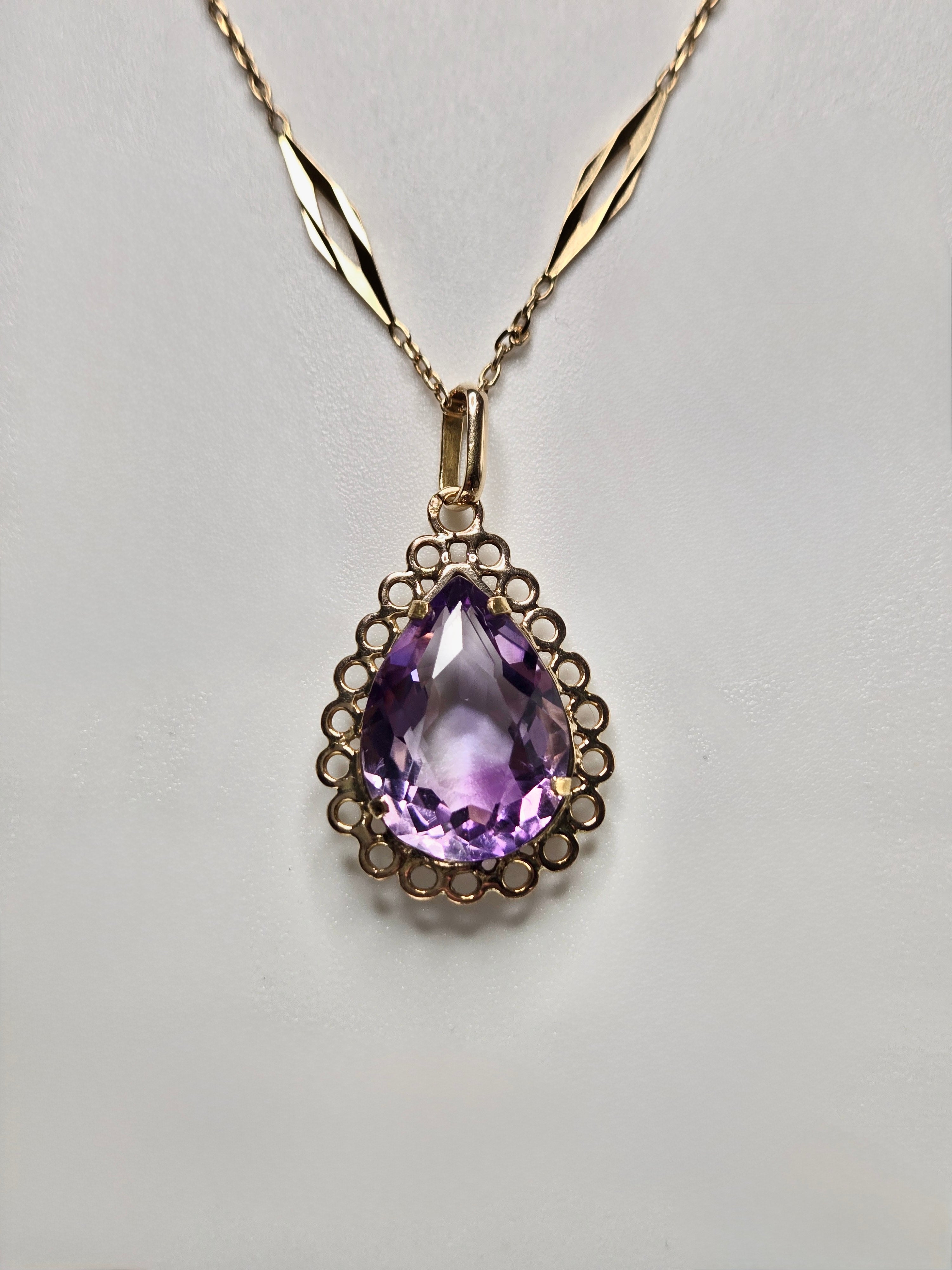 Pendentif en or jaune 750 millièmes et améthyste