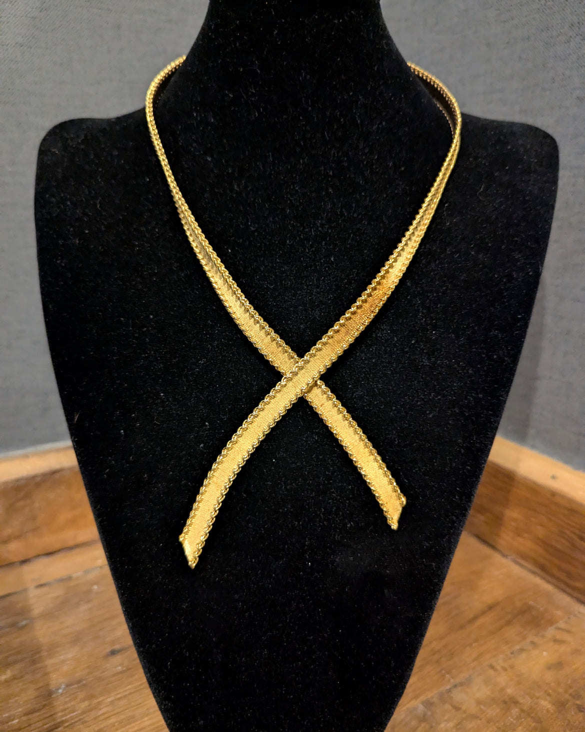 Collier or 750 maille russe ruban croisé style Georges Lenfant
