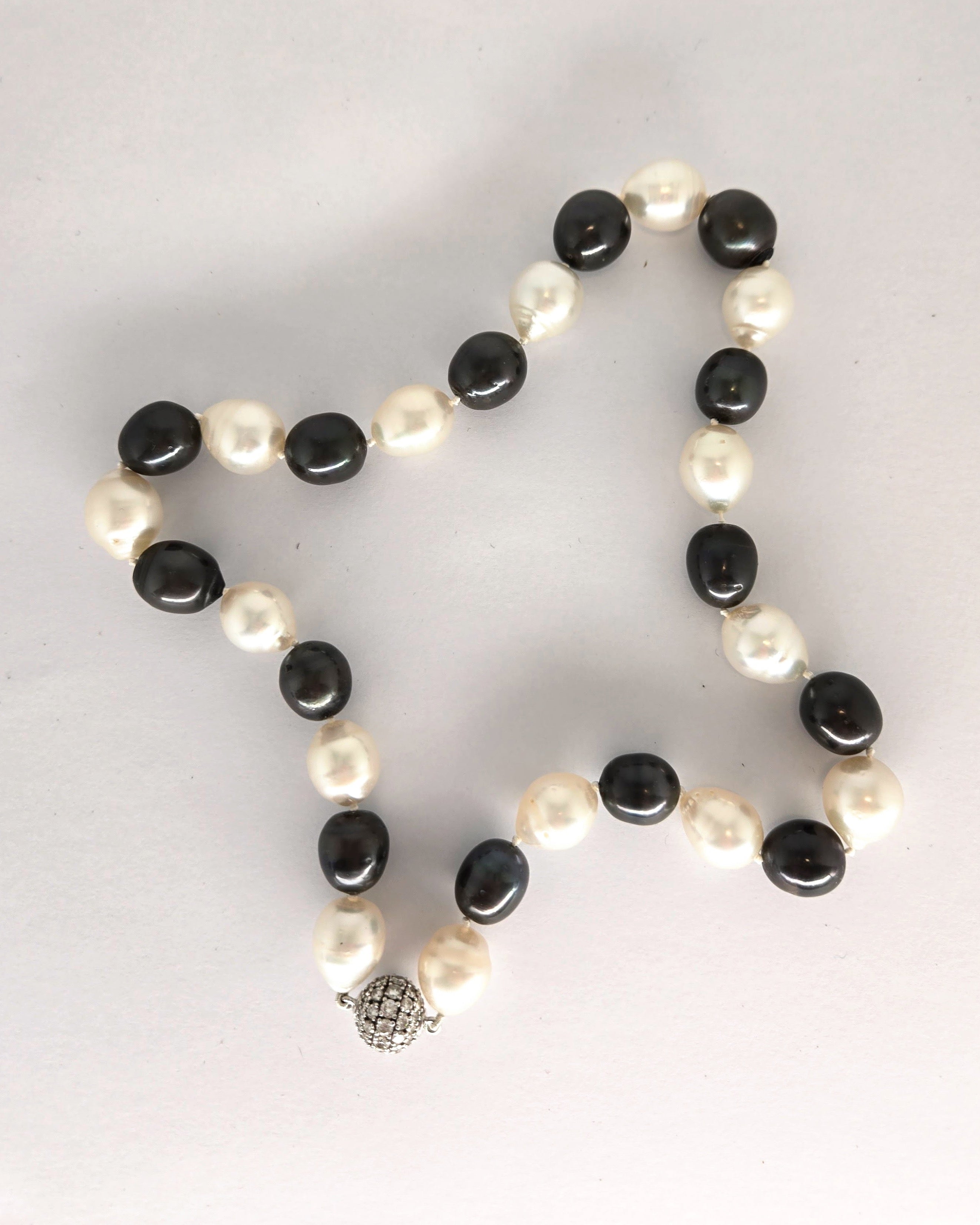 Collier de perles diamants et or