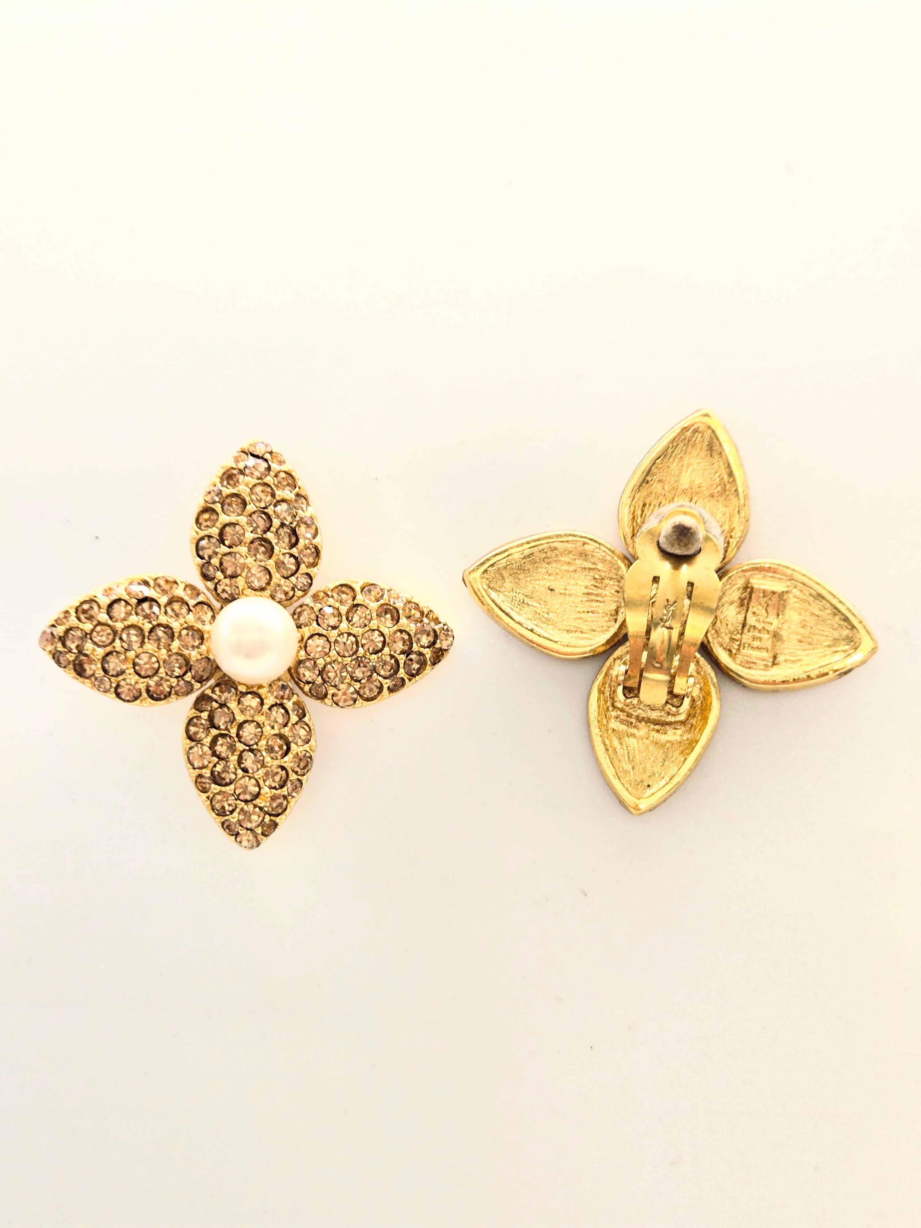 Boucles d’oreilles clips Yves Saint Laurent Florale