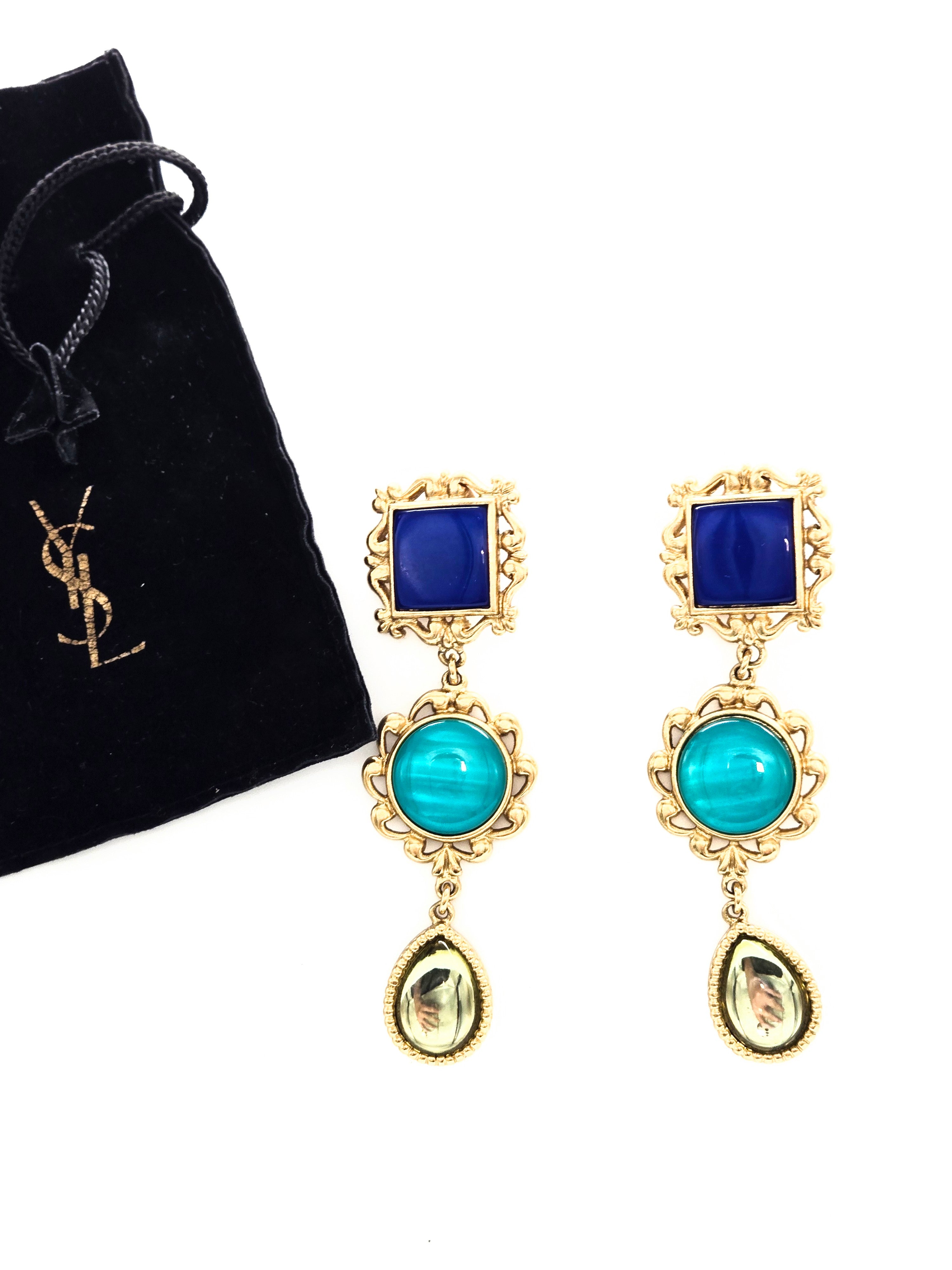 Boucles d’oreilles clips Yves Saint Laurent cadres bleu pendantes