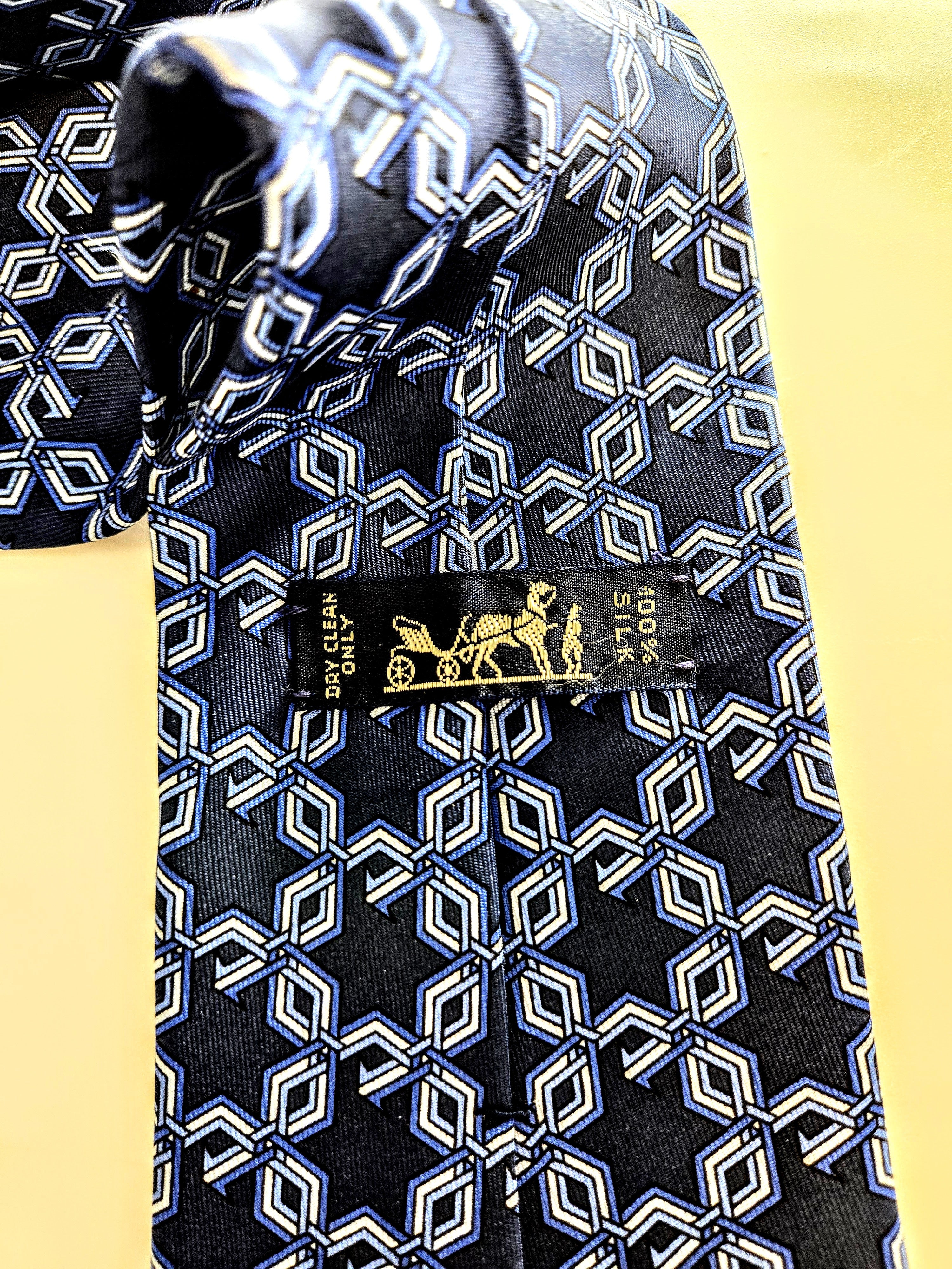 Cravate Hermès bleu « Tour Auto »