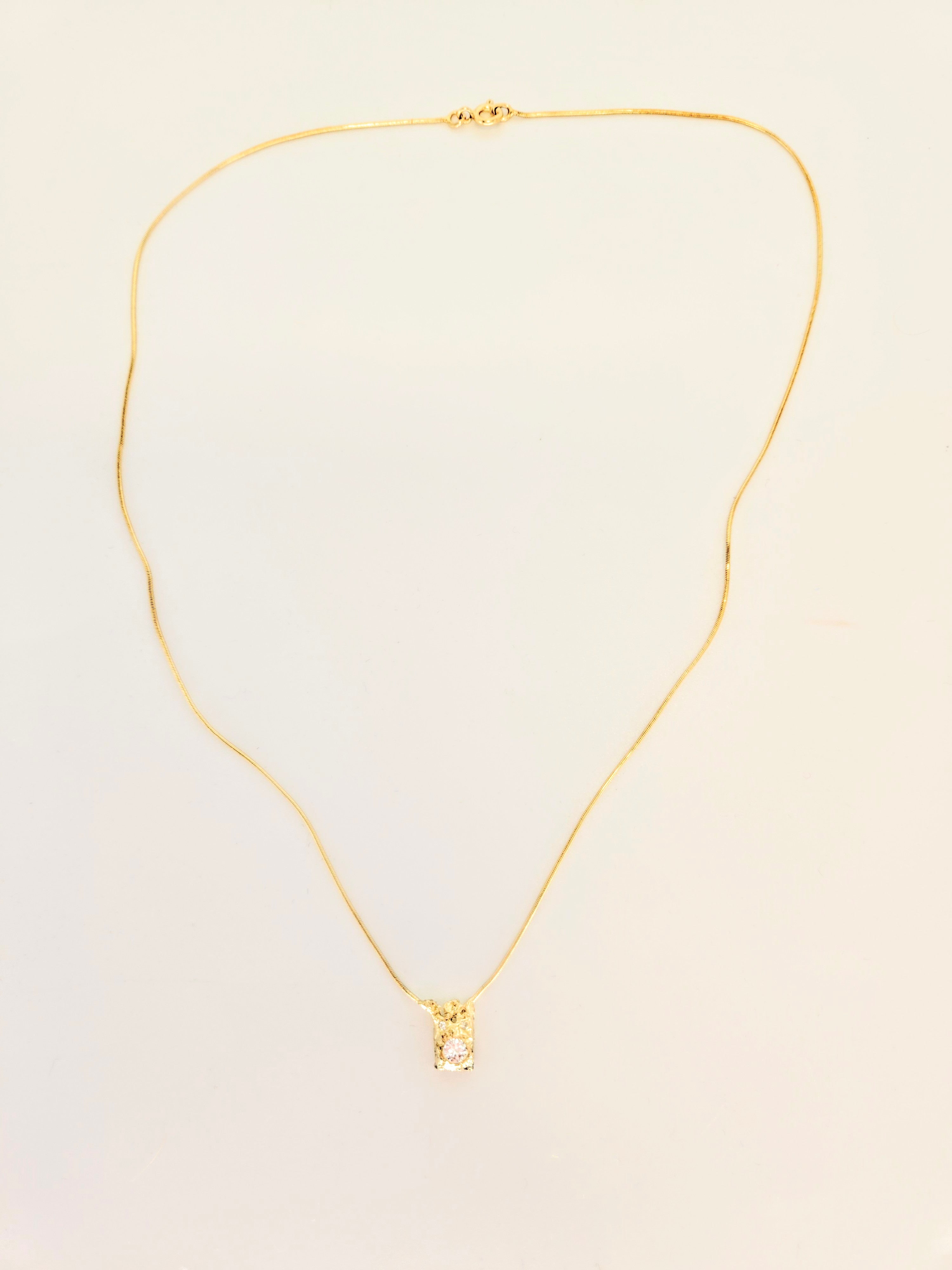 Pendentif en or jaune 750 style or sauvage et diamants