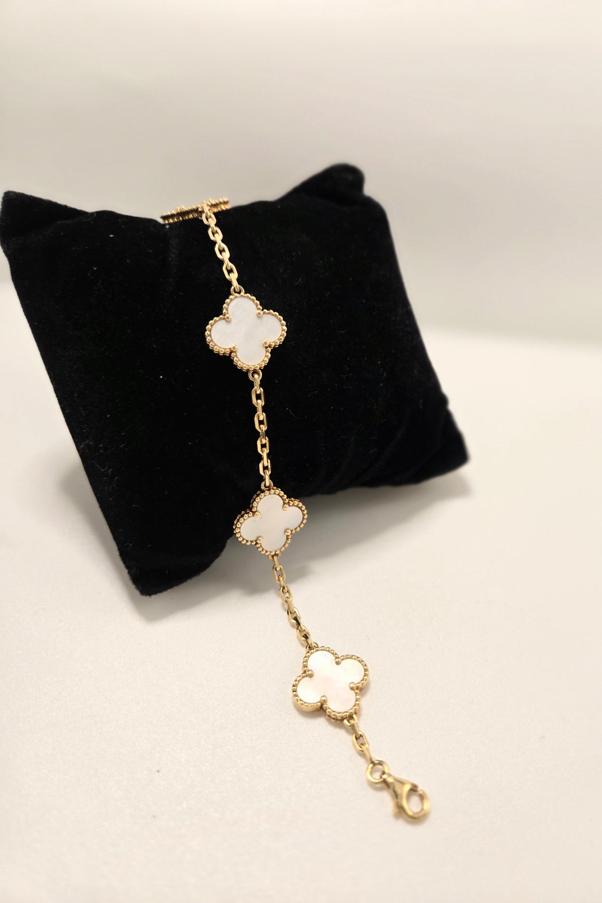 Bracelet Alhambra Van Cleef & Arpels or jaune 18k nacre avec certificat