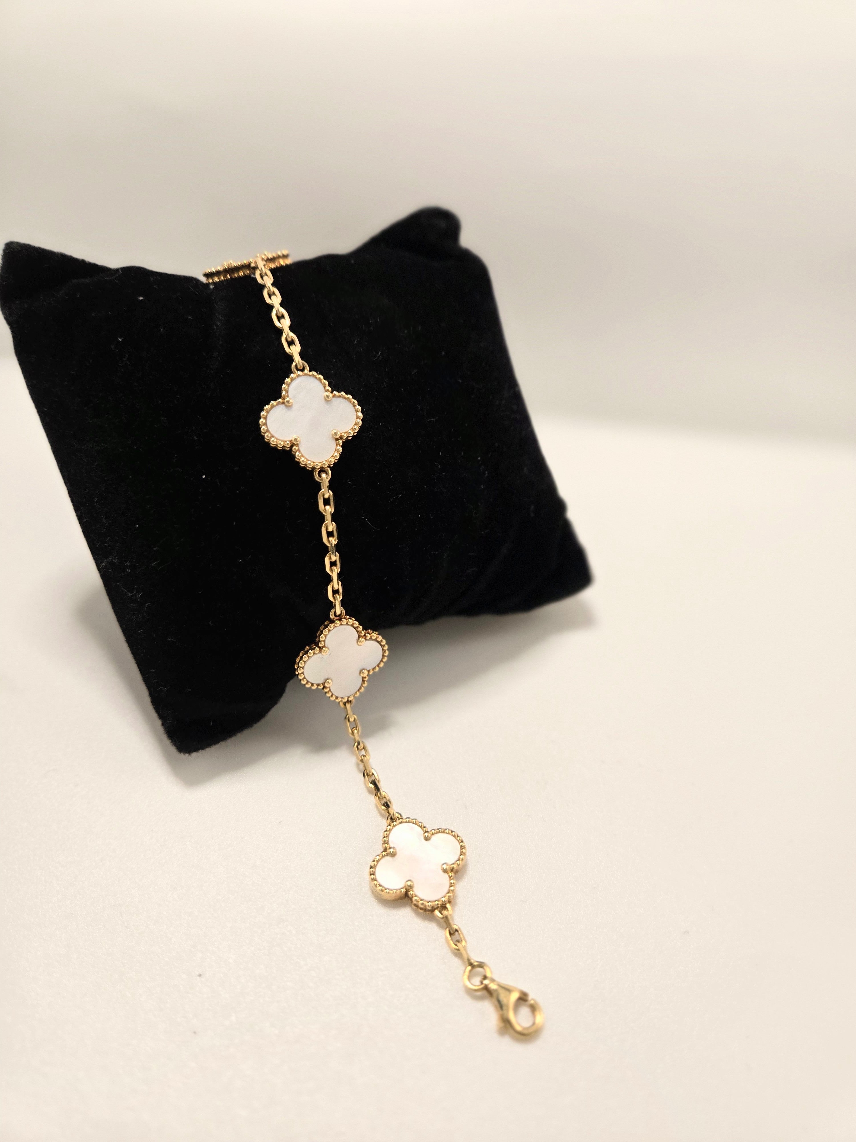 Bracelet Alhambra Van Cleef & Arpels or jaune 18k nacre avec certificat