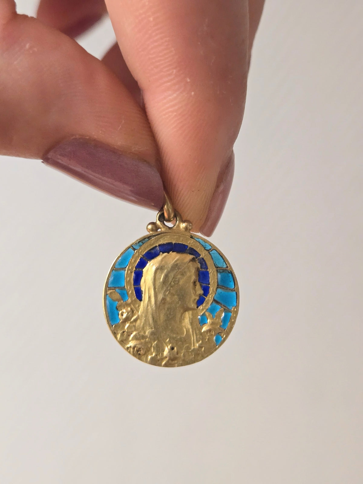 Médaille plique-à-jour Becker Art nouveau bleu