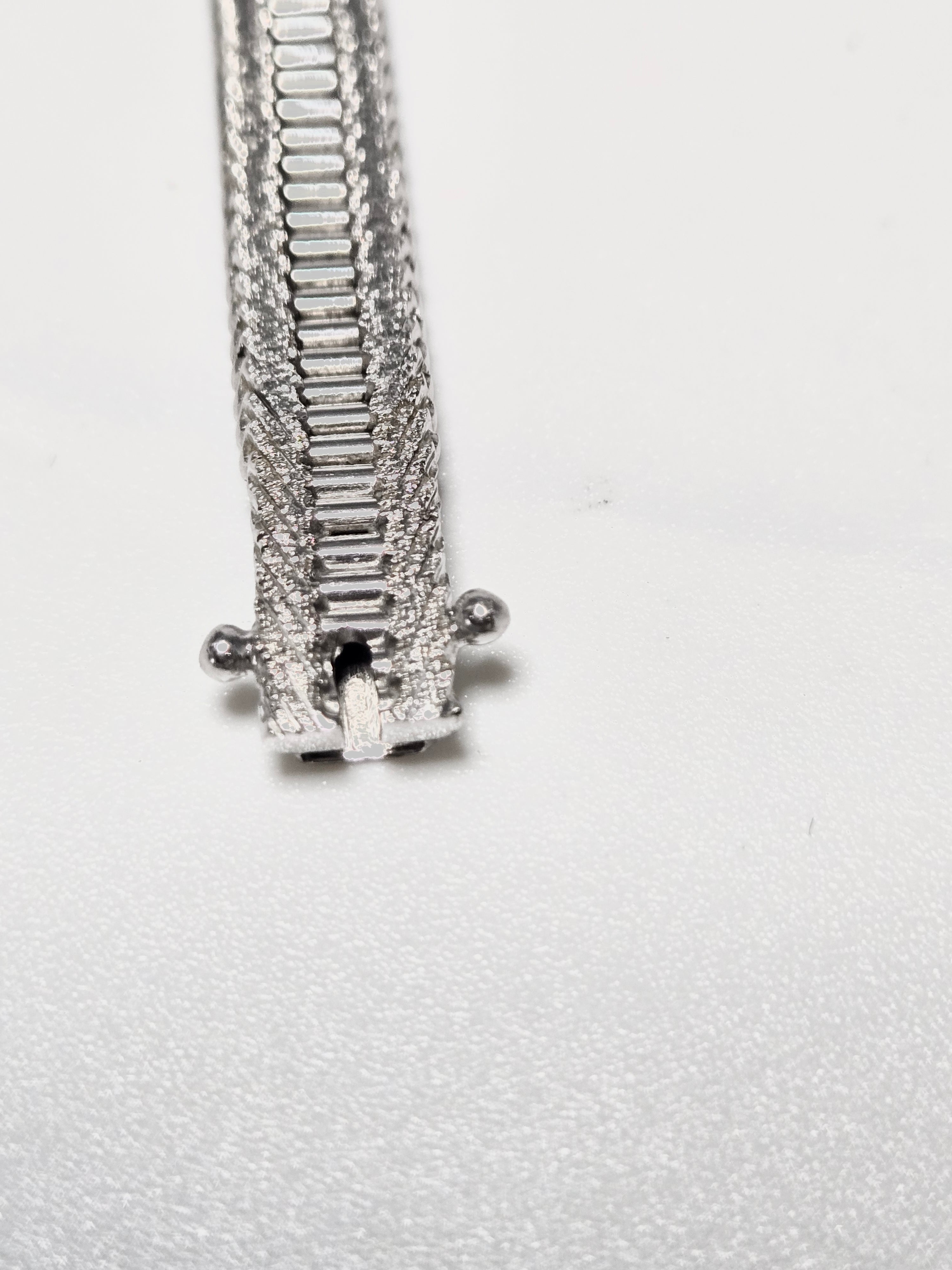Bracelet en or blanc 750 millièmes et diamants