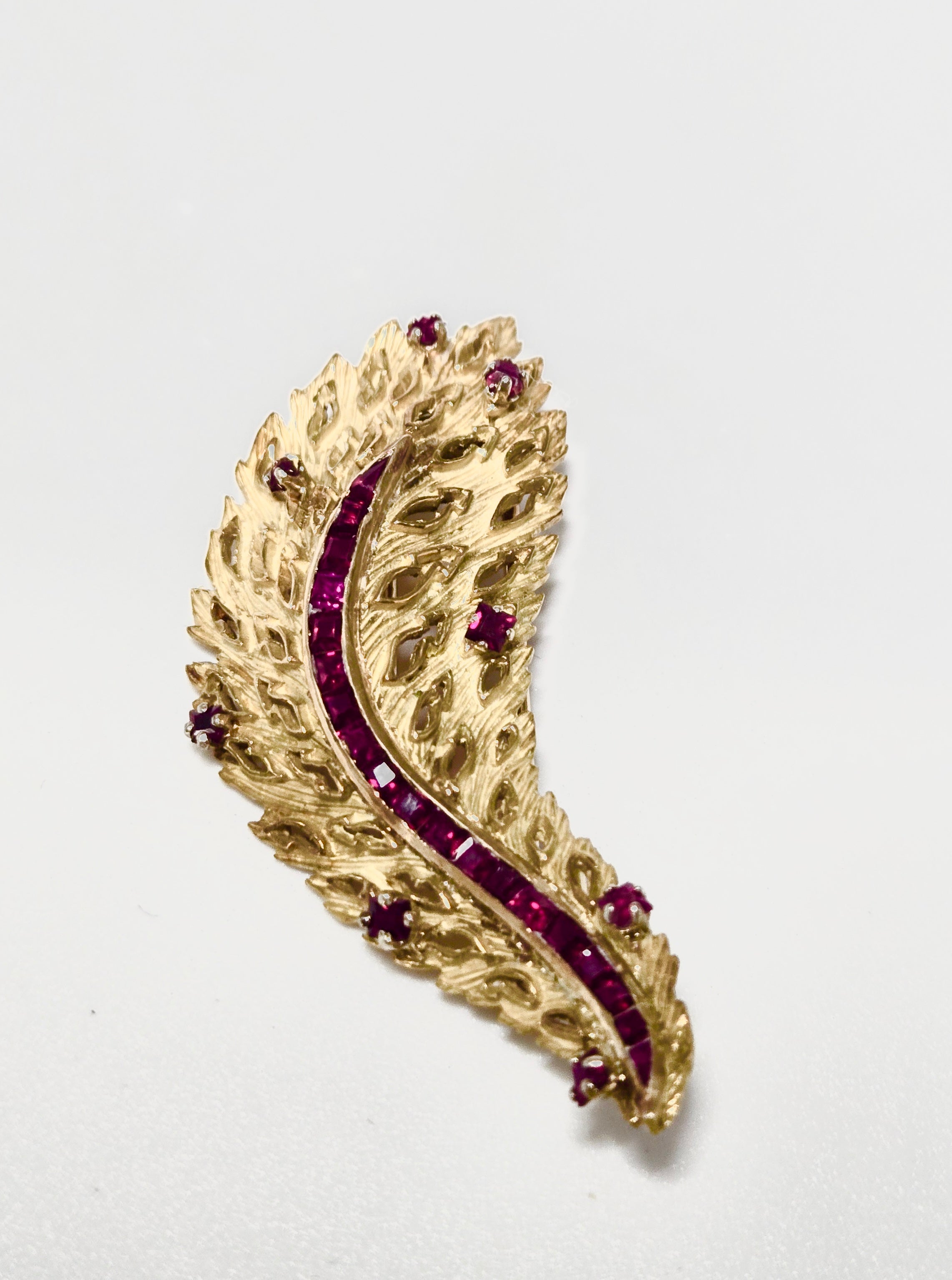 Broche plume or jaune années 60