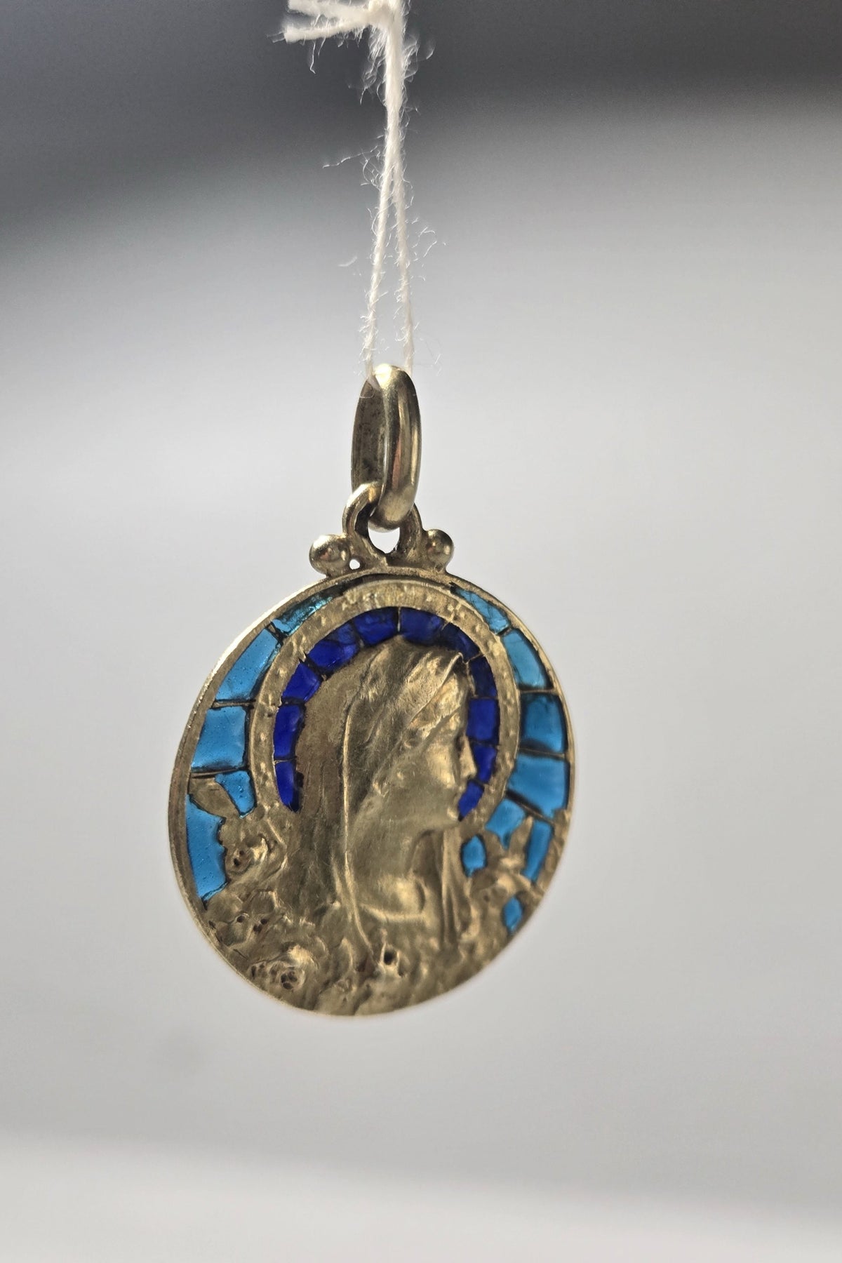 Médaille plique-à-jour Becker Art nouveau bleu