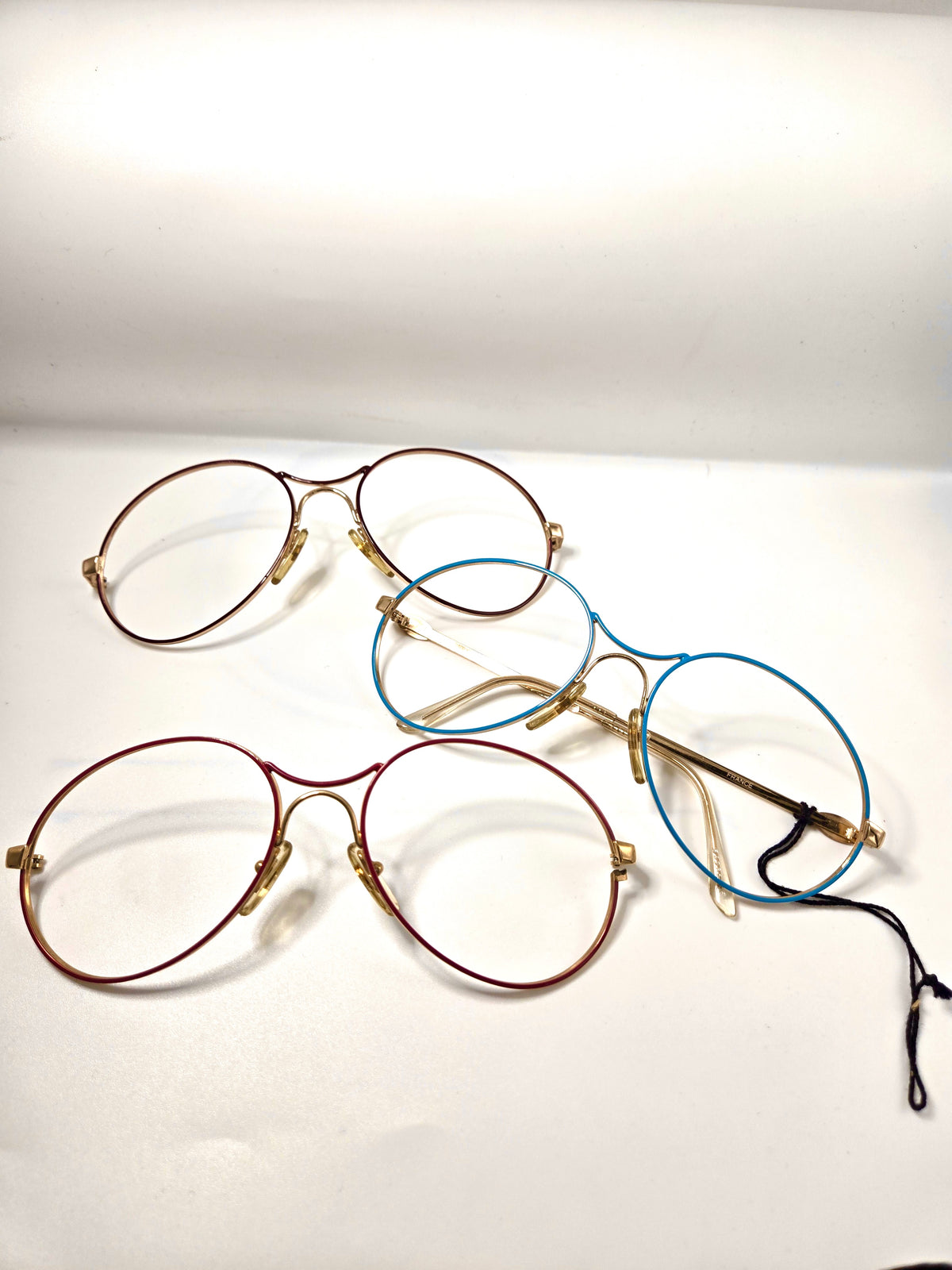 Lunettes Bugatti pilote avec un choix de 3 couleurs : Bordeaux, bleu ou marron